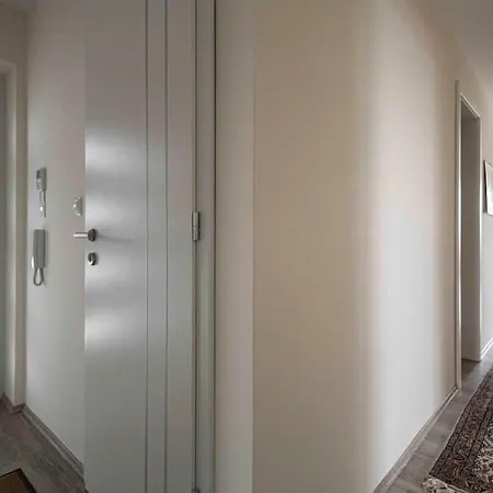 Silver Seaside Apartment *
